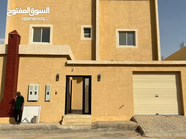 0 m2 5 Bedrooms Villa for Sale in Al Riyadh Al Mahdiyah