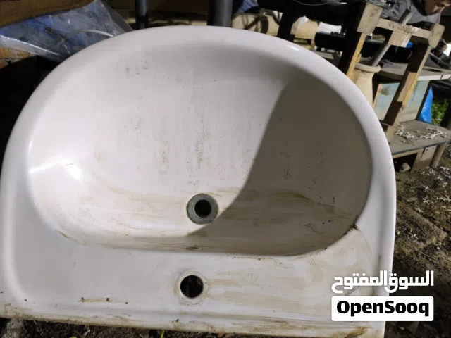 مغسلة بورسلان Creavit أصلية بحالة ممتازة للبيع