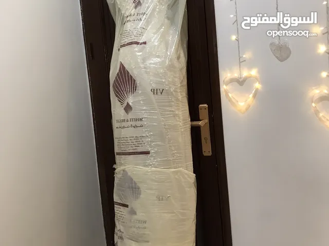 فستان زفاف مستعمل شبه جديد خفيف في اللبس وفاخر