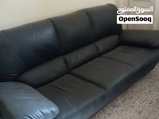 صالونات جلد أسود نظيف