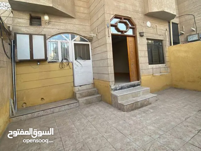 250 m2 5 Bedrooms Townhouse for Rent in Basra Other