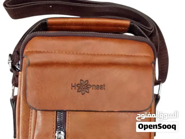 شنطة يد رجالي (حقيبة يد )جلد طبيعي 100% عدة الوان وعدة موديلات مختلفه لتناسب اطلاتك  كل القطع مكفوله