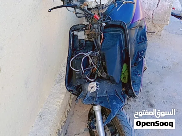 فراشه فحل للبيع وبيها مجال كلها شغاله عده العينه الكدام