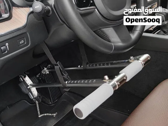 جهاز قيادة سيارة باليد