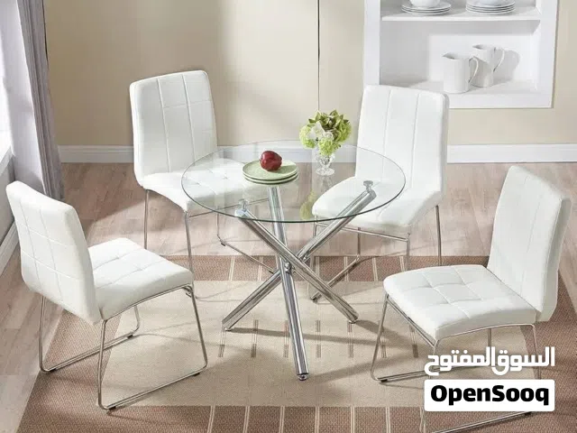 طاولة زجاج دائرية أنيقة وعملية!  بتزبط لكل مكان... بيتك، مكتبك، أو حتى لاستقبال الضيوف!