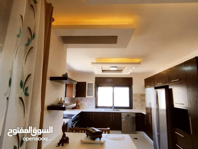 ثلاث غرف نوم مفروشة للايجار سردا قرب ايكون مول