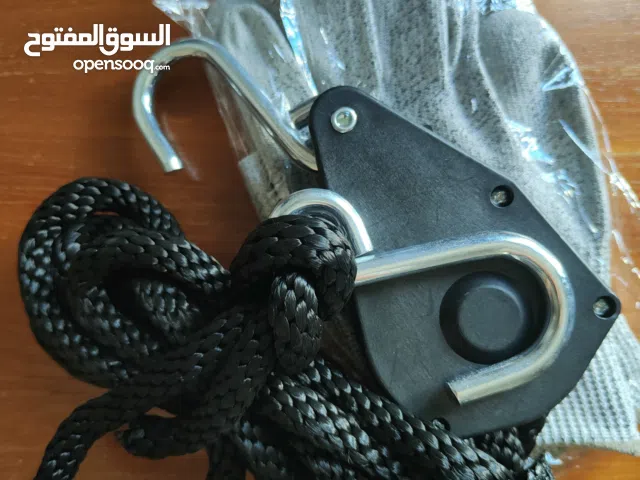 ونش يدوي مع قفازات مقاومة للقطع