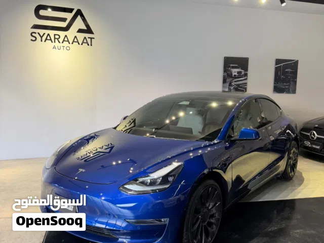 2021 تيسلا موديل 3 Performance
