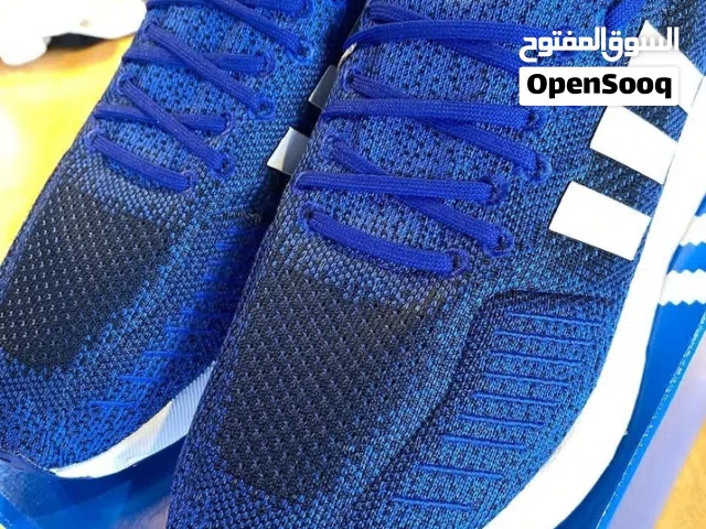 شوز اديداس جديد بالكرتون مريح جدا للمشي والجري مقاس 43