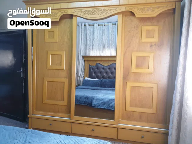 غرفه نوم لاتيه 18 بحالة ممتازةلون عسلي للبيع