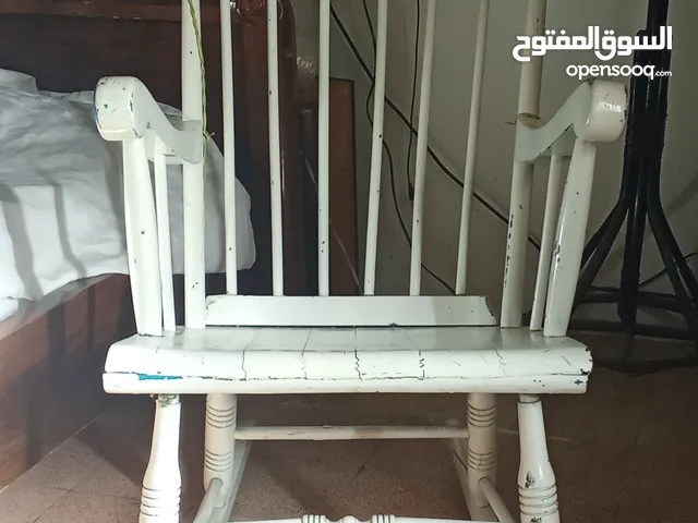 كرسي هزاز خشب في رام الله (مستعمل)