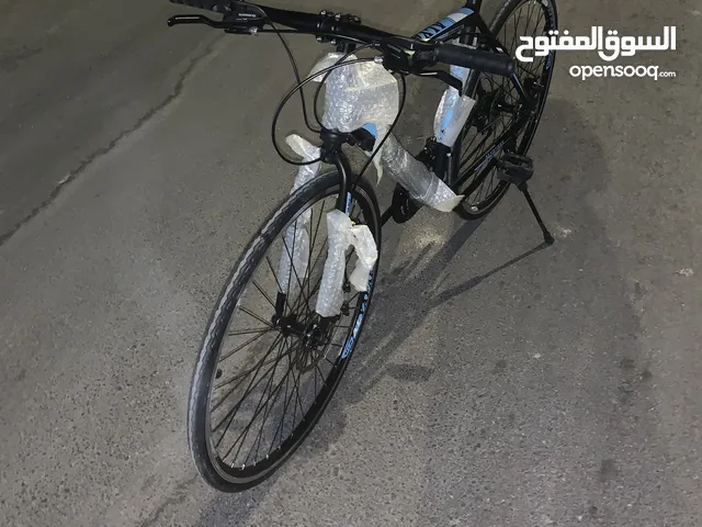 سيكل رياضي هجين وزن خفيف مقاس 26 او 27 استخدام اقل من يوم لايشتكي من شيء