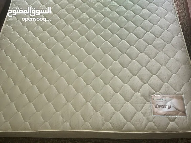 فرشة سرير مجوز هارموني نوع ايفوري بمواصفات اوروبية مستعمل اسبوعين فقط بحالة الجديد،