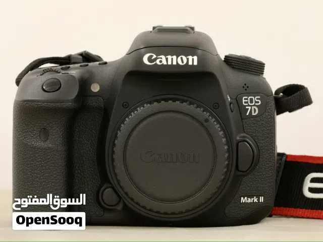 كاميرا DSLR Canon للبيع : كانون 7D Mark II مع معدات التصوير ادناه