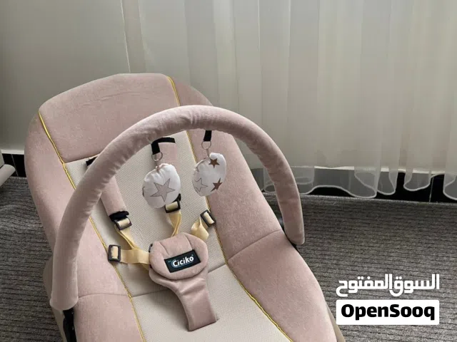 كرسي هزاز للأطفال يدوي متحرك مع مستويات انحناء وارتفاع ماركة چيكو