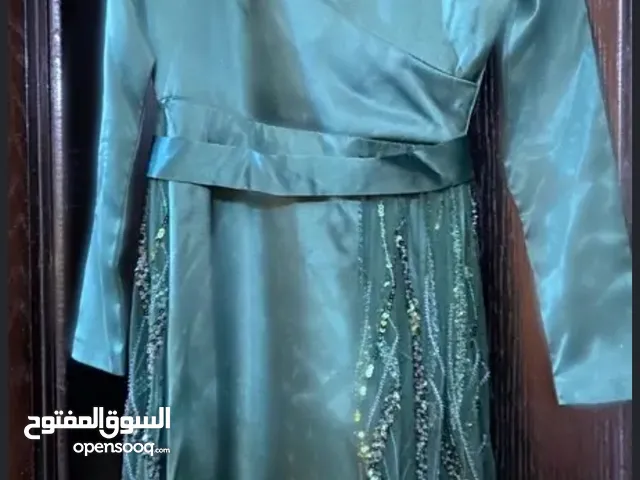فستان سوارية emerald green- soiree dress- بكم - مطرز