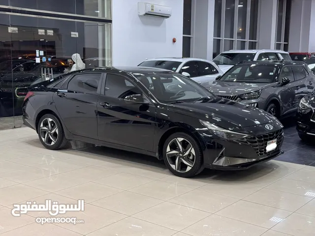 Hyundai Elantra 2022 (Black)