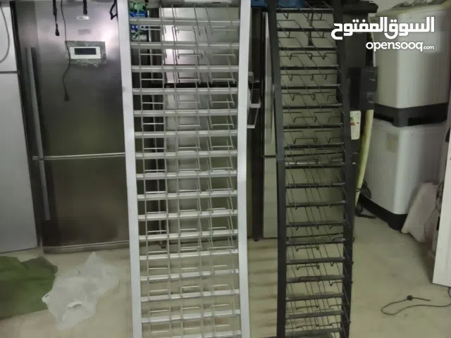 إعلان بيع للبيع عدد (2) ستاند عرض عينات حجر/كوارتز:   - ANOVA QUARTZ – مع شعار الشركة وضمان 10 سنوات