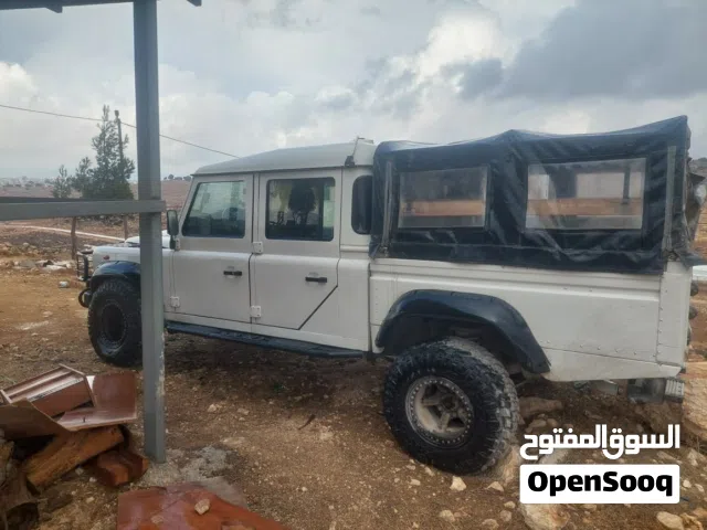 2008 لاند روفر ديفندر 110