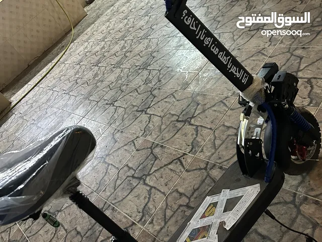 سكوتر كهربائي شبه جديد استخدام شهر السرعة 90