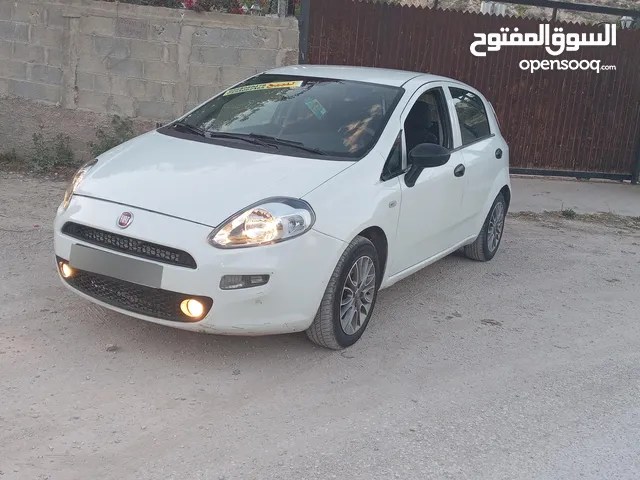 فيات بونتو2011