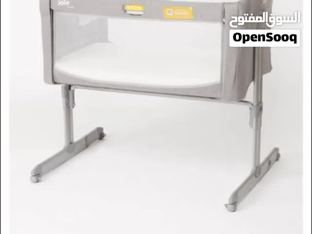 سرير اطفال بحاله ممتازه