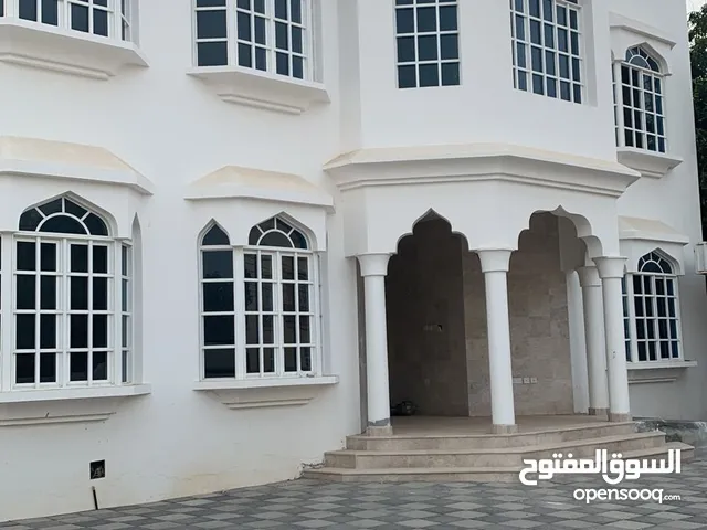 600 m2 More than 6 bedrooms Townhouse for Rent in Muscat Azaiba