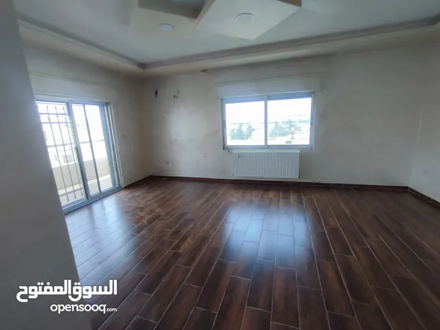 شقه للبيع في البنيات قرب شارع المطار