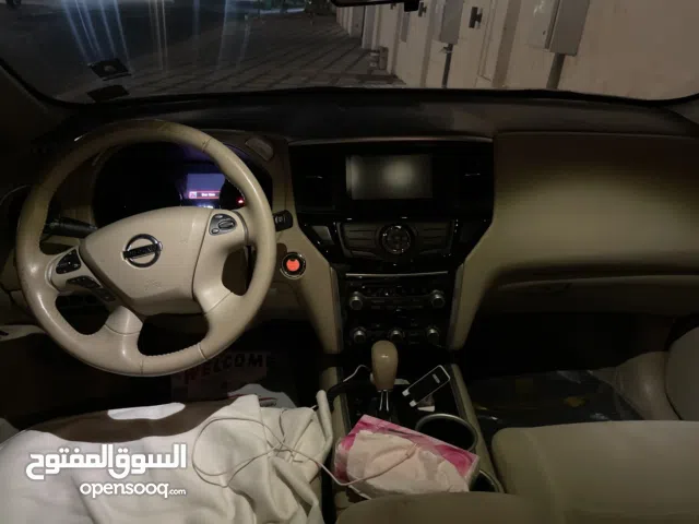 نيسان خليجي باثفيندر 2014 نظيف