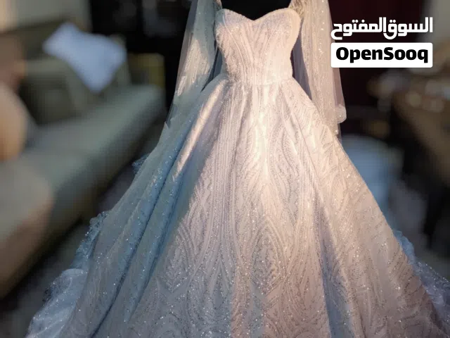 فستان زفاف جديد غير مستخدم مفصل وجاهز