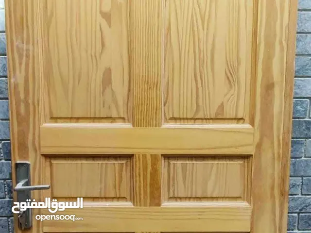 باب خشب طبيعي