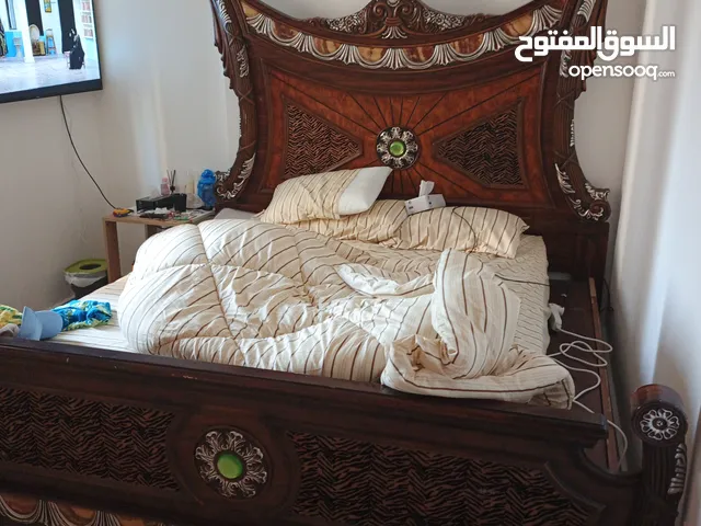 طقم كنافات ايكيا مع سرير غرفه نوم