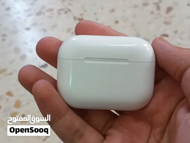 علبة سماعات بلوتوث (من دون سماعات)
