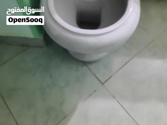 طقم حمام رصاصي مستعمل بحالة جيدة ب1200