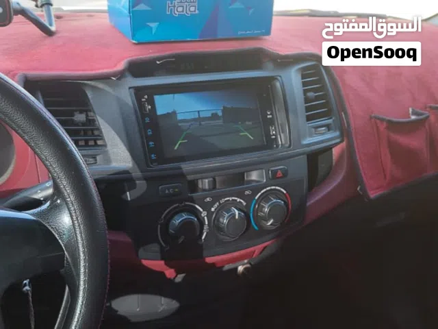 تايوتا هايلكس فورويل دبل كبينه قير عادي سنه ملكيه 4 تواير برجستون جديده