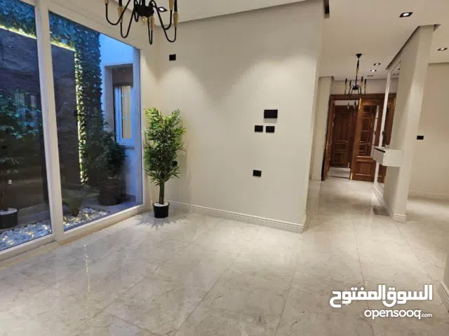500 m2 More than 6 bedrooms Villa for Rent in Tripoli Tareeq Al-Mashtal
