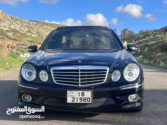 MERCEDES BENZ E200