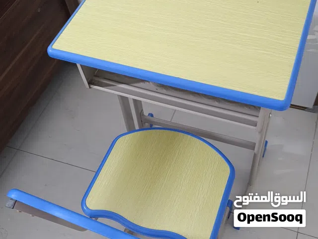 طاولة دراسة اطفال