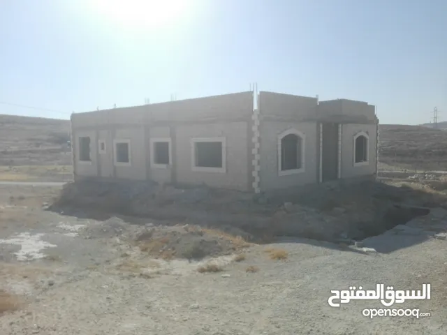 بيت مستقل للبيع في البيضاء تابعة لمنطقة ابو علندا الشرقية قرب قصر حسن الطيار