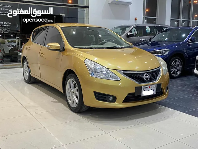Nissan Tiida 2014 (Gold)