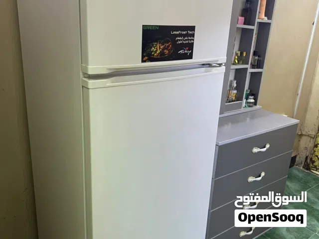 ثلاجه مع فريز نظيفات جداا