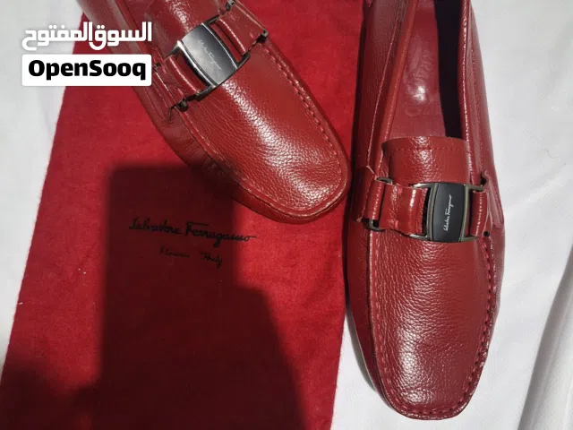 جزمه سلفاتوري فيرغامو لون احمر