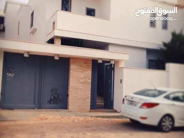 320 m2 More than 6 bedrooms Villa for Sale in Tripoli Al-Sabaa