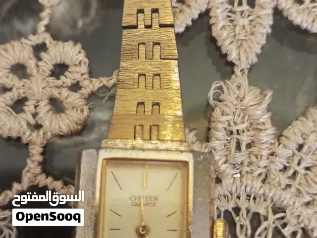 ساعتين كلاسيك من فترة السبعينيات والثمانينيات