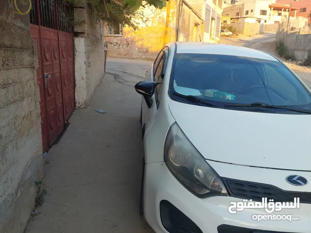 كيا ريو 2014 اقتصادية جدا يد ثانية خالية القصص و من العيوب 2000 ديزل دفعة وشكات السيارة فوق ممتازة