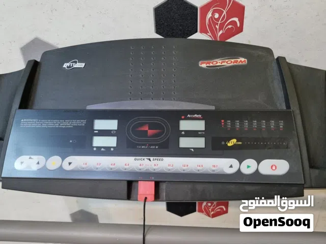 جهاز مشي بروفورم الاصلي . بحاله ممتازه. يشمل انظمه مختلف السرعات ومفتاح الأمان ونظام الارتفاع