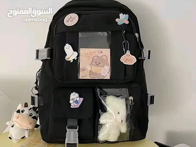 حقائب مدرسية ومتوفرة بجميع الألوان