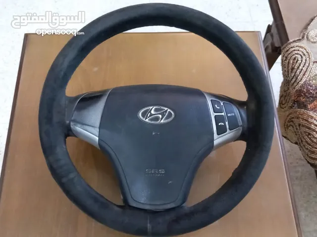 ستيرن سيارة هيونداي النترا جديد متروك نعتبره مستعمل بس الاير باك بعده جديد ما مستخدم