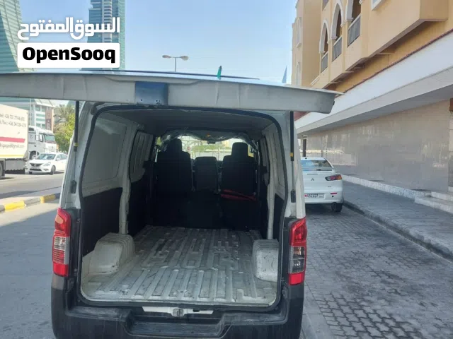 Nissan NV350 UrVan Bus Cargo Van Very Good Condation Single Ownar