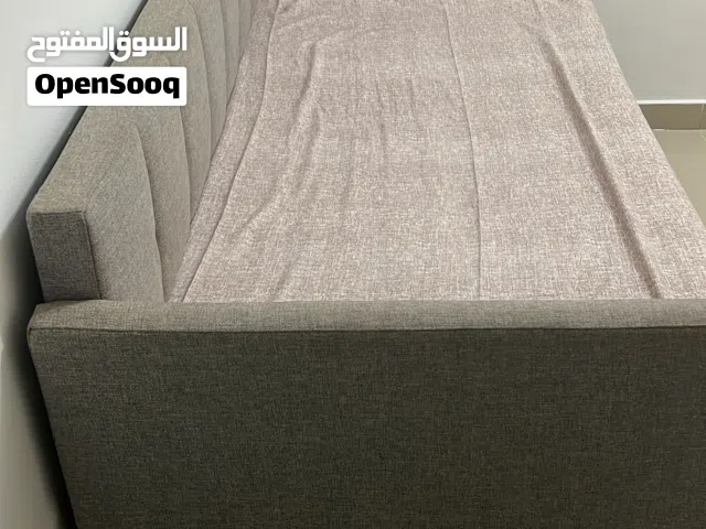 للبيع  سرير لنوم  او كرسي  لصاله